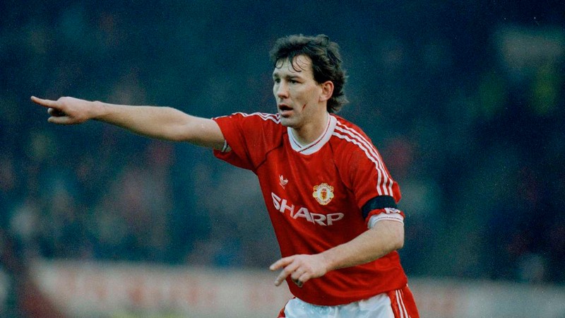 Bryan Robson là một trong những người đội trưởng vĩ đại mang áo số 7 của MU