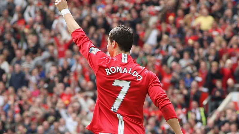 Và Ronaldo, người làm rạng danh chiếc áo số 7 của đội bóng này